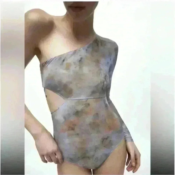 ZARA Tulle cut out Bodysuit - Picture 2 of 4